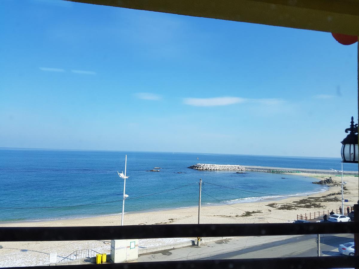 Leselect Pension Gangneung Exteriör bild