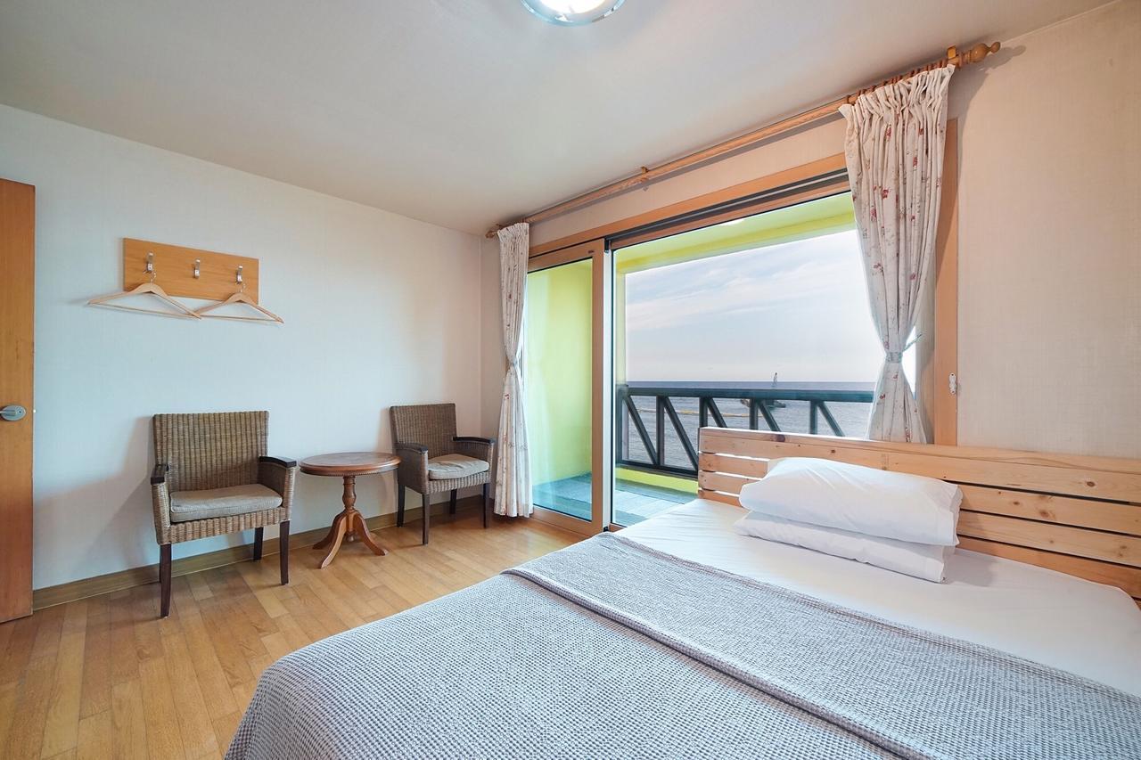 Leselect Pension Gangneung Exteriör bild