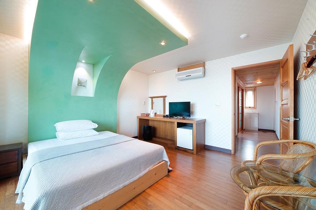 Leselect Pension Gangneung Exteriör bild